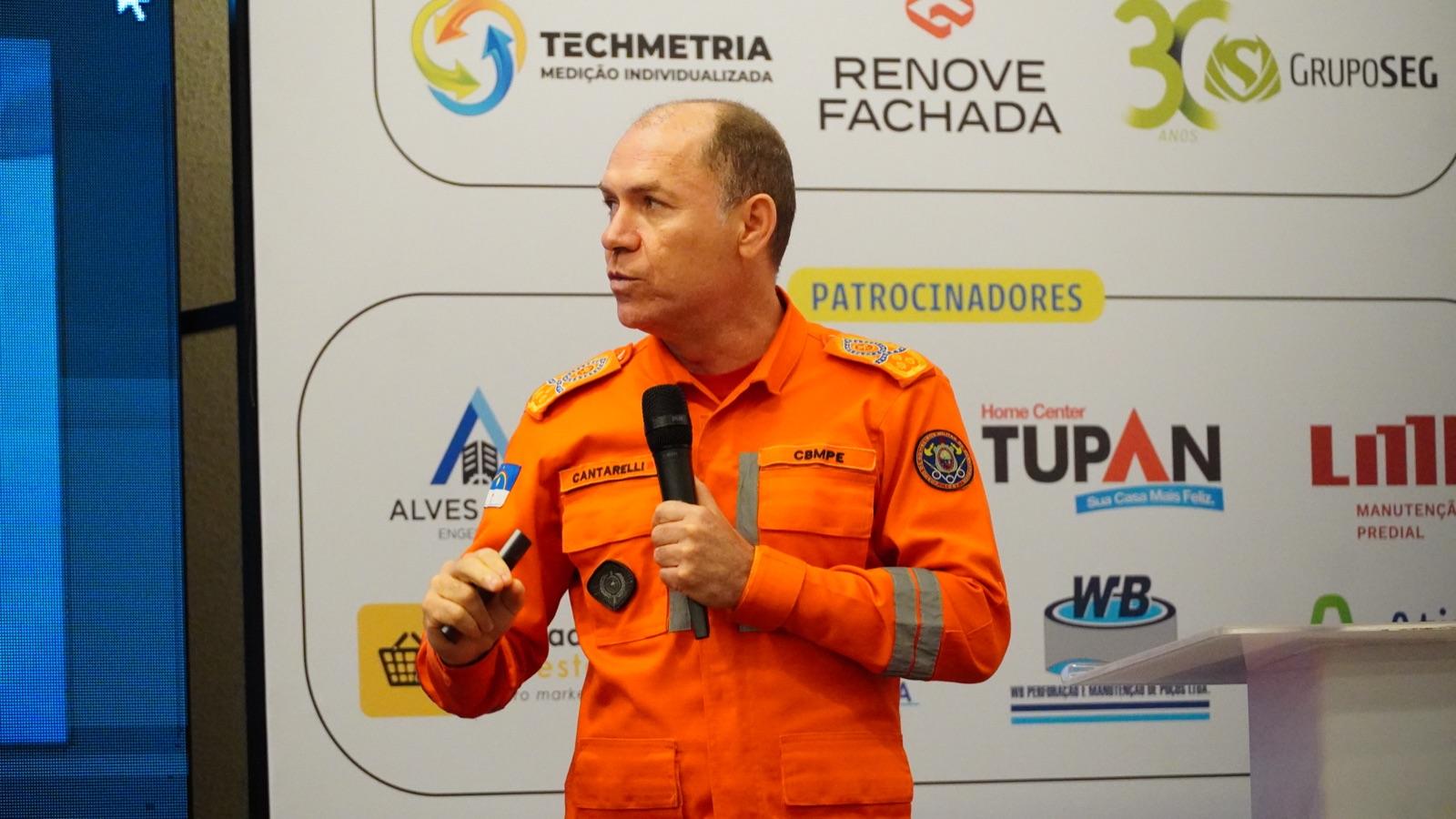 Palestra de Cel. Francisco de Assis Cantarelli Alves na FESÍNDICO